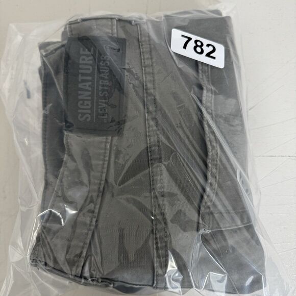 Signature Levi Strauss Mens Pants Sz 32x31‎ Gray Athletic Chino Classic Denim - Picture 14 of 14